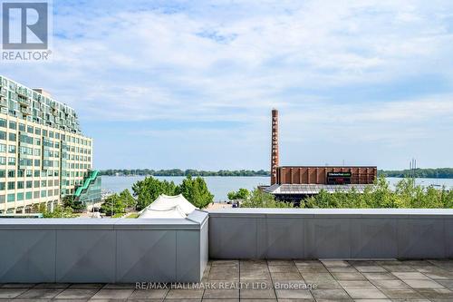 402 - 218 Queens Quay W, Toronto, ON 