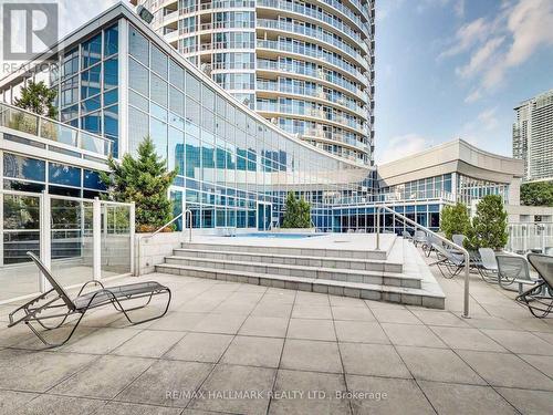 402 - 218 Queens Quay W, Toronto, ON 