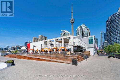 402 - 218 Queens Quay W, Toronto, ON 