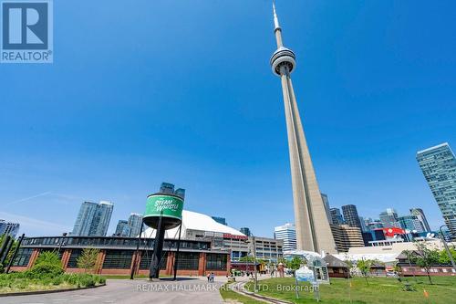 402 - 218 Queens Quay W, Toronto, ON 