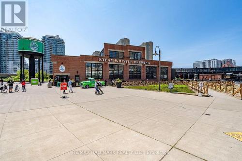402 - 218 Queens Quay W, Toronto, ON 