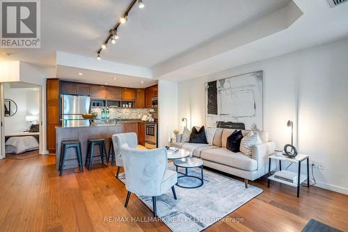 402 - 218 Queens Quay W, Toronto, ON 