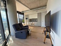 604 - 21 LAWREN HARRIS SQUARE Toronto, ON M5A 0T4