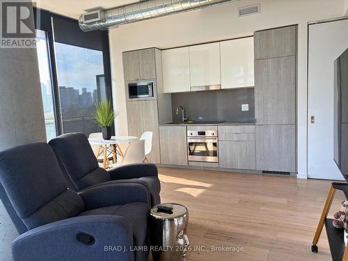 604 - 21 LAWREN HARRIS SQUARE , Toronto, Ontario M5A 0T4 2