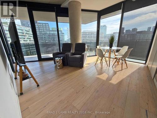 604 - 21 LAWREN HARRIS SQUARE , Toronto, Ontario M5A 0T4 4