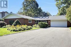 1136 CASTLE HILL CRESCENT Ottawa, ON K2C 2A8