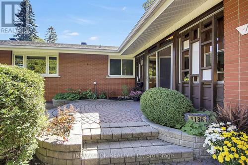 Great curb appeal and entrance - 1136 Castle Hill Crescent, Ottawa, ON 