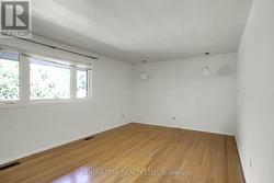 All rooms are large and bright - 