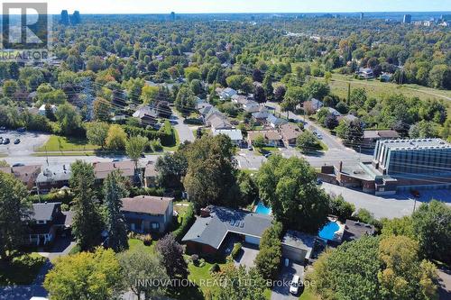 1136 Castle Hill Crescent, Ottawa, ON 
