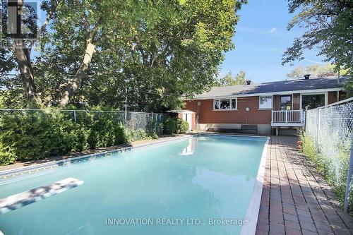 1136 Castle Hill Crescent, Ottawa, ON 