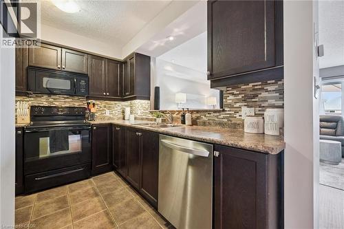 915 Zeller Crescent, Kitchener, ON 