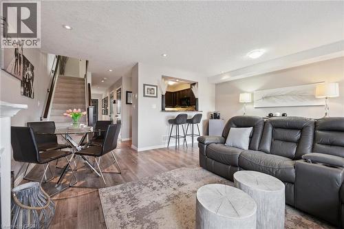 915 Zeller Crescent, Kitchener, ON 