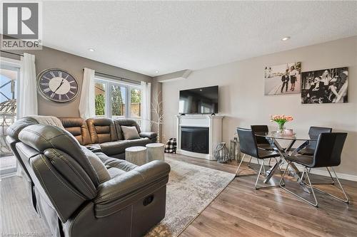 915 Zeller Crescent, Kitchener, ON 