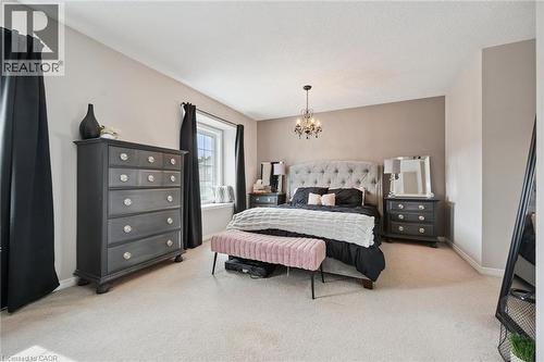 915 Zeller Crescent, Kitchener, ON 