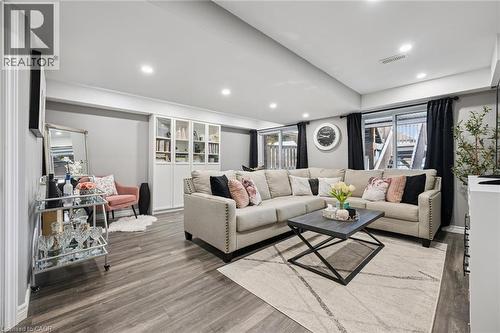 915 Zeller Crescent, Kitchener, ON 