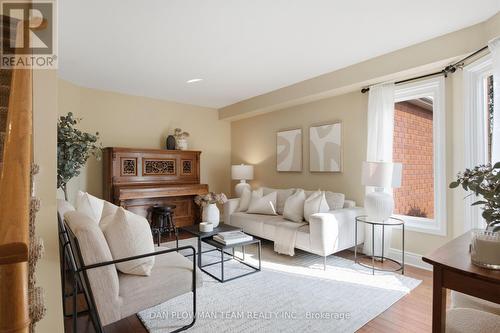 6 Saddlebrook Court, Clarington, ON 