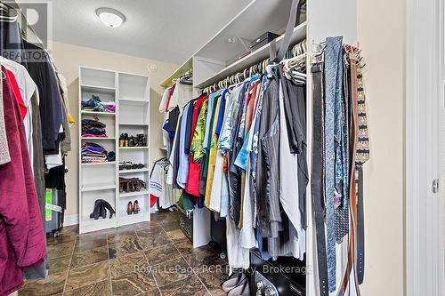 Walk-in Closet - 758335 Girl Guide Road, Georgian Bluffs, ON 