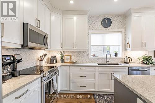 9 Foxborough Place, Thames Centre (Thorndale), ON 