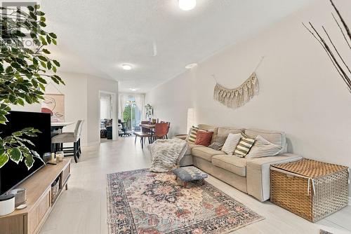 807 Nautilus Private, Ottawa, ON 