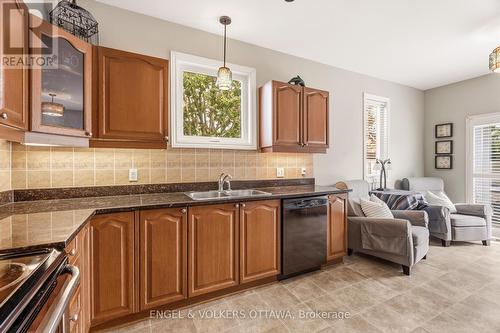 518 Stonechurch Way, Ottawa, ON 