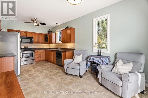 518 Stonechurch Way, Ottawa, ON 