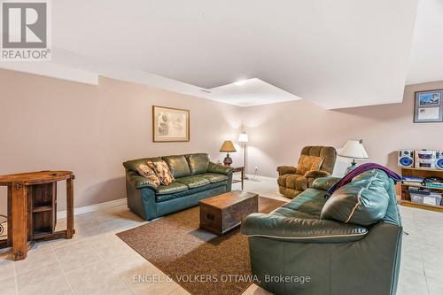 518 Stonechurch Way, Ottawa, ON 