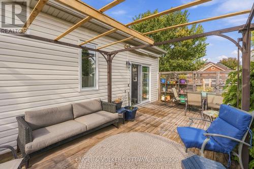 518 Stonechurch Way, Ottawa, ON 