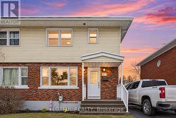 B - 907 SMYTH ROAD Ottawa, ON K1G 1P5