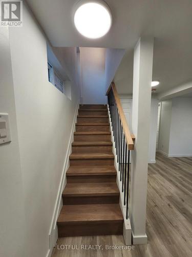 B - 907 SMYTH ROAD , Ottawa, Ontario K1G 1P5 2