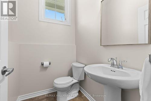 Main-floor powder room - 223 Serra Ridge, Ottawa, ON 