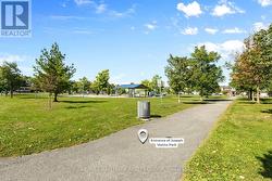 Joseph Vézina Park just steps from the home - 