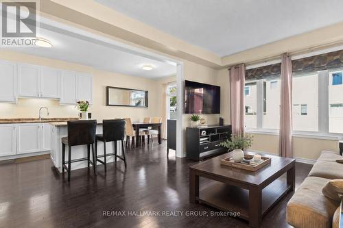 Open-concept living, dining and kitchen - 223 Serra Ridge, Ottawa, ON 