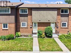 20 - 64 FORSTER STREET St. Catharines (Vine/Linwell), ON L2N 6T5