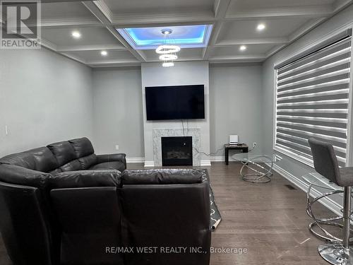 111 Scarlet Way, Bradford West Gwillimbury, ON 