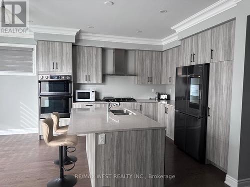 111 Scarlet Way, Bradford West Gwillimbury, ON 