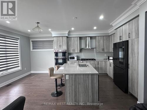111 Scarlet Way, Bradford West Gwillimbury, ON 