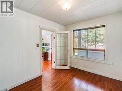 Main floor bedroom - 