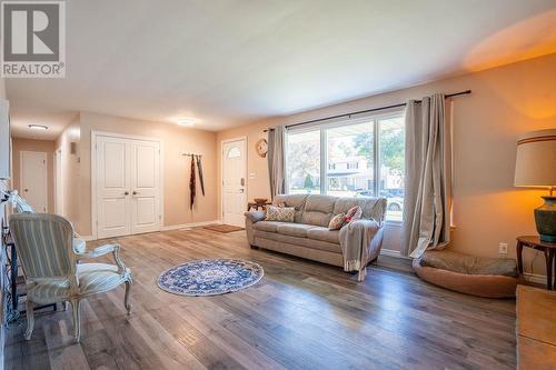 100 Parkdale Dr, Sault Ste. Marie, ON 