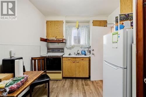 32 Wallace Ter, Sault Ste. Marie, ON 
