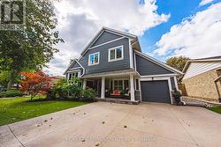 581 HOLLY HILL CRESCENT  Burlington, ON L7R 2G4