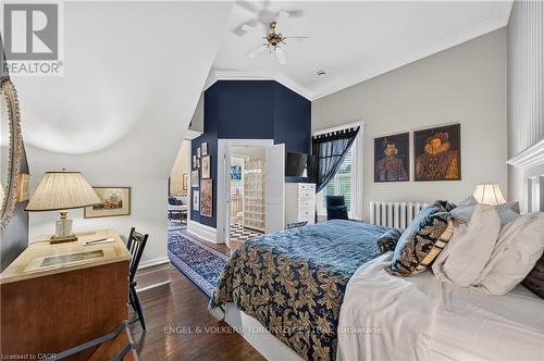 Angled ceiling with sloped wall design - 100 Brunswick Street, Stratford, ON 
