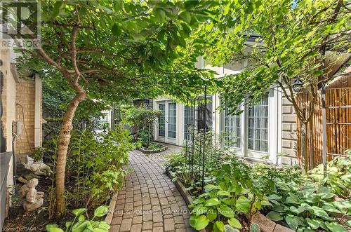 100 Brunswick Street, Stratford, ON 