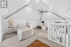 Vaulted ceilings with exposed beams - 