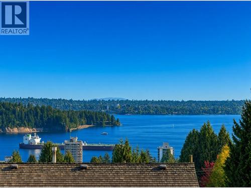 1524 Ottawa Avenue, West Vancouver, BC 