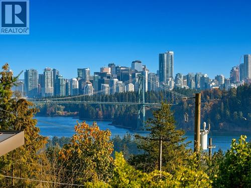 1524 Ottawa Avenue, West Vancouver, BC 