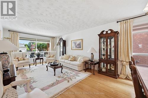 83 Oakridge Drive, Hamilton, ON 