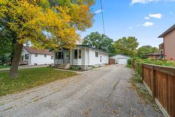 1147 Des Trappistes Street Winnipeg, MB R3V 1B9