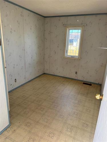 1145 Ospwagon Drive, Thompson, MB 
