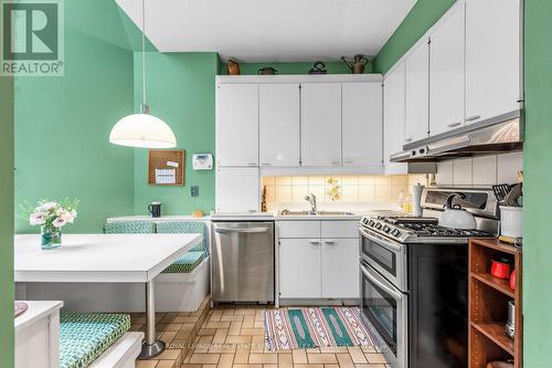 105 Roxborough Street E, Toronto, ON 