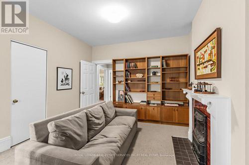 105 Roxborough Street E, Toronto, ON 